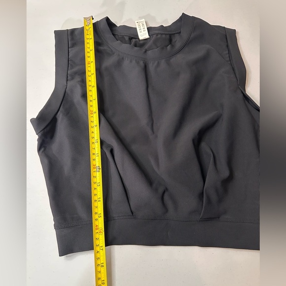 Halara Black Sleeveless Cropped Tank Top Size M - Picture 6 of 6